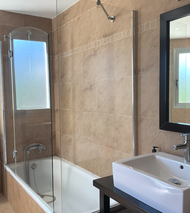 Resa Estates Ibiza for sale te koop santa Eularia beach apartment tub 1.png